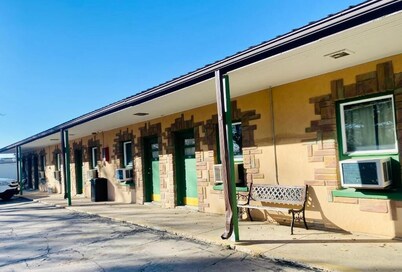 Hillcrest Motel