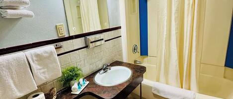 Standard Room, 1 Queen Bed | Bathroom | Shower, towels