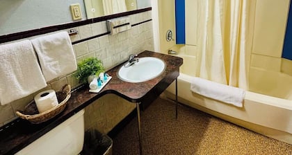 Hillcrest Motel