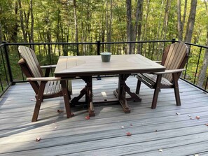 Outdoor dining - Mohican Cabin Private Getaway (Perrysville)