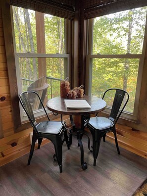 Dining - Mohican Cabin Private Getaway (Perrysville)