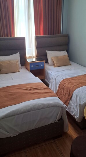 Free WiFi, bed sheets - SUR 1 HOTEL  (Istanbul)
