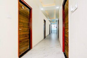 House | Interior - Deluxe Hotel Paradise Peak (Kanpur)