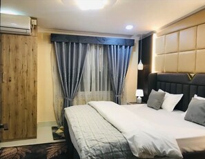 3 slaapkamers, een bureau, een strijkplank/strijkijzer, gratis wifi