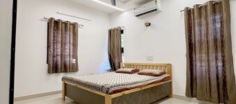 Nisarg Homestay with Kitchen