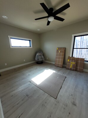 Interior - Room w/ a View, 1-bedroom apartment with AC in welcoming Waynesville (Waynesville)