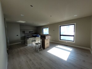 Interior - Room w/ a View, 1-bedroom apartment with AC in welcoming Waynesville (Waynesville)