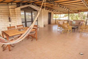 House, 6 Bedrooms, Smoking, Private Pool | Outdoor dining