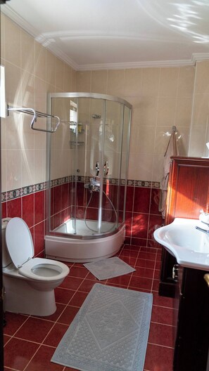 House, 6 Bedrooms, Smoking, Private Pool | Bathroom