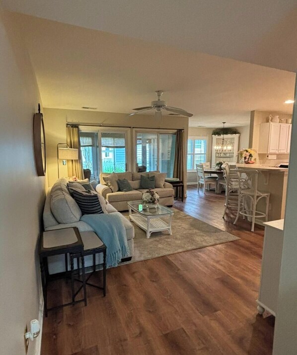 Living area - Perfect condo minutes from the beach! (Lewes)