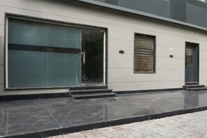 House | Reception - Classic With Balconyrohini Sector 18 (New Delhi)