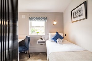 1 bedroom, iron/ironing board, travel crib, free WiFi - Modern Suite| WiFi, TV & Comfort| First Floor (Dublin)