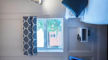 1 bedroom, iron/ironing board, travel crib, free WiFi