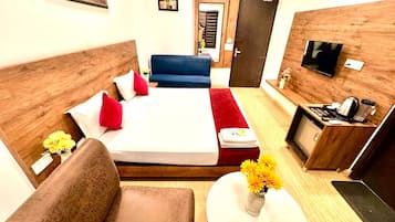 Superior Room, City View | Desk, laptop workspace, free WiFi