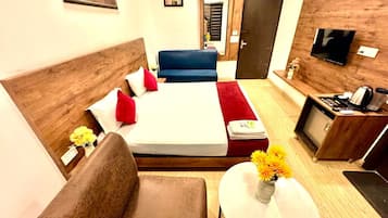 Superior Room, City View | Desk, laptop workspace, free WiFi
