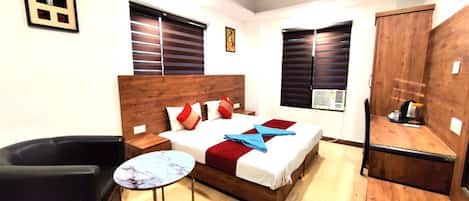 Comfort Double Room, City View | Desk, laptop workspace, free WiFi