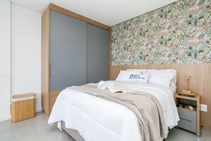 Iron/ironing board, internet - Pool and High Standard: very close to the beaches (Florianópolis)