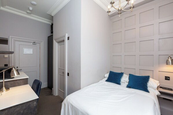 1 bedroom, iron/ironing board, travel crib, free WiFi