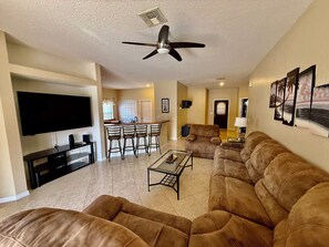 Smart TV - Grand Luxury Grove 4BR Home Near Disney (Four Corners)
