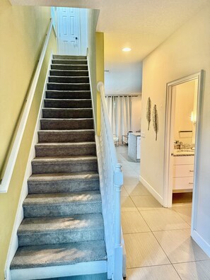 Interior - Grand Holiday 3BR Retreat Townhouse near Disney (Four Corners)