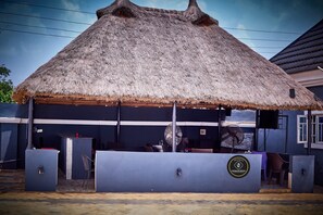 Outdoor dining - Ozigrand Hotel (Benin City)