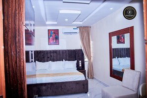 Room - Ozigrand Hotel (Benin City)