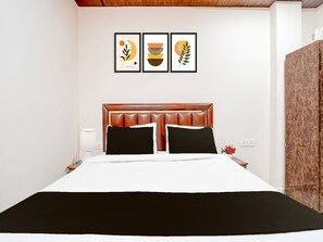 House - Deluxehotel Maa Gargi Dham (Faizabad)