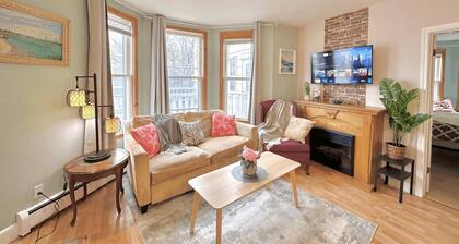 King Bed Apt in Bridgewater near River and Trails