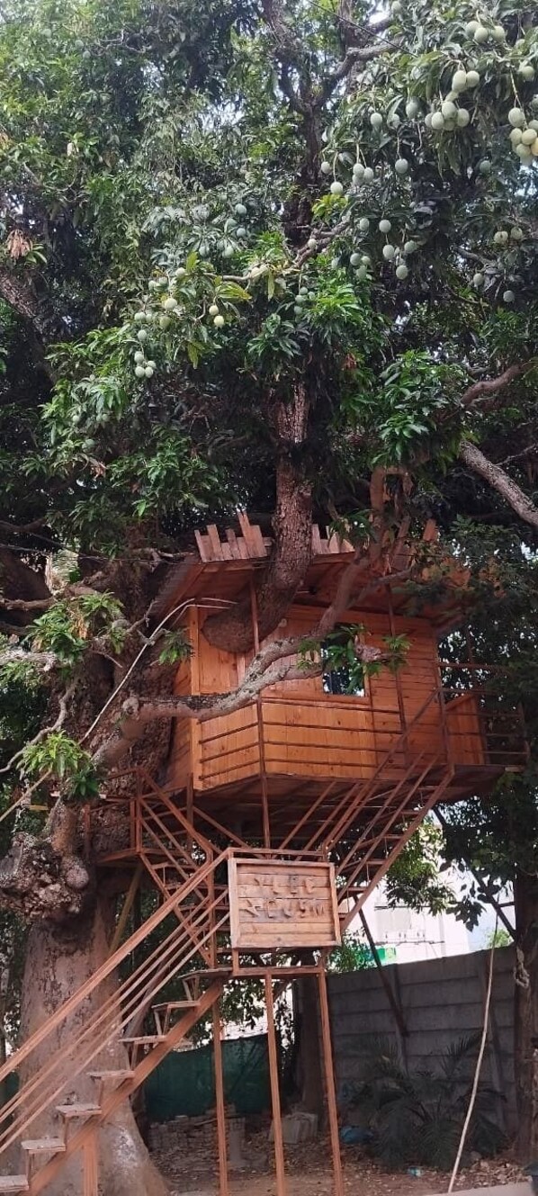 ด้านหน้าที่พัก