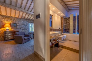 Suite, Ensuite, Courtyard View (Suite 2 - Romantic) | Bathroom | Slippers - Casamassima Country Relais (Perugia)