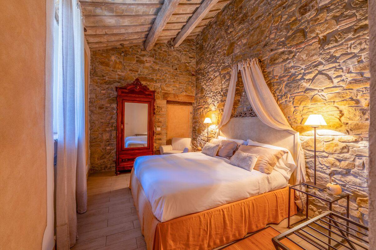 Suite, ensuite, pemandangan halaman (Suite 2 - Romantic) | Brankas dan Wi-Fi gratis