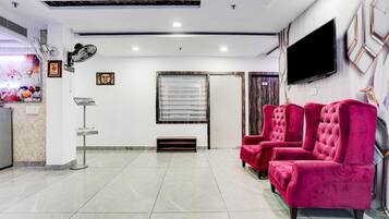 House | Lobby