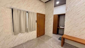 Rom – executive