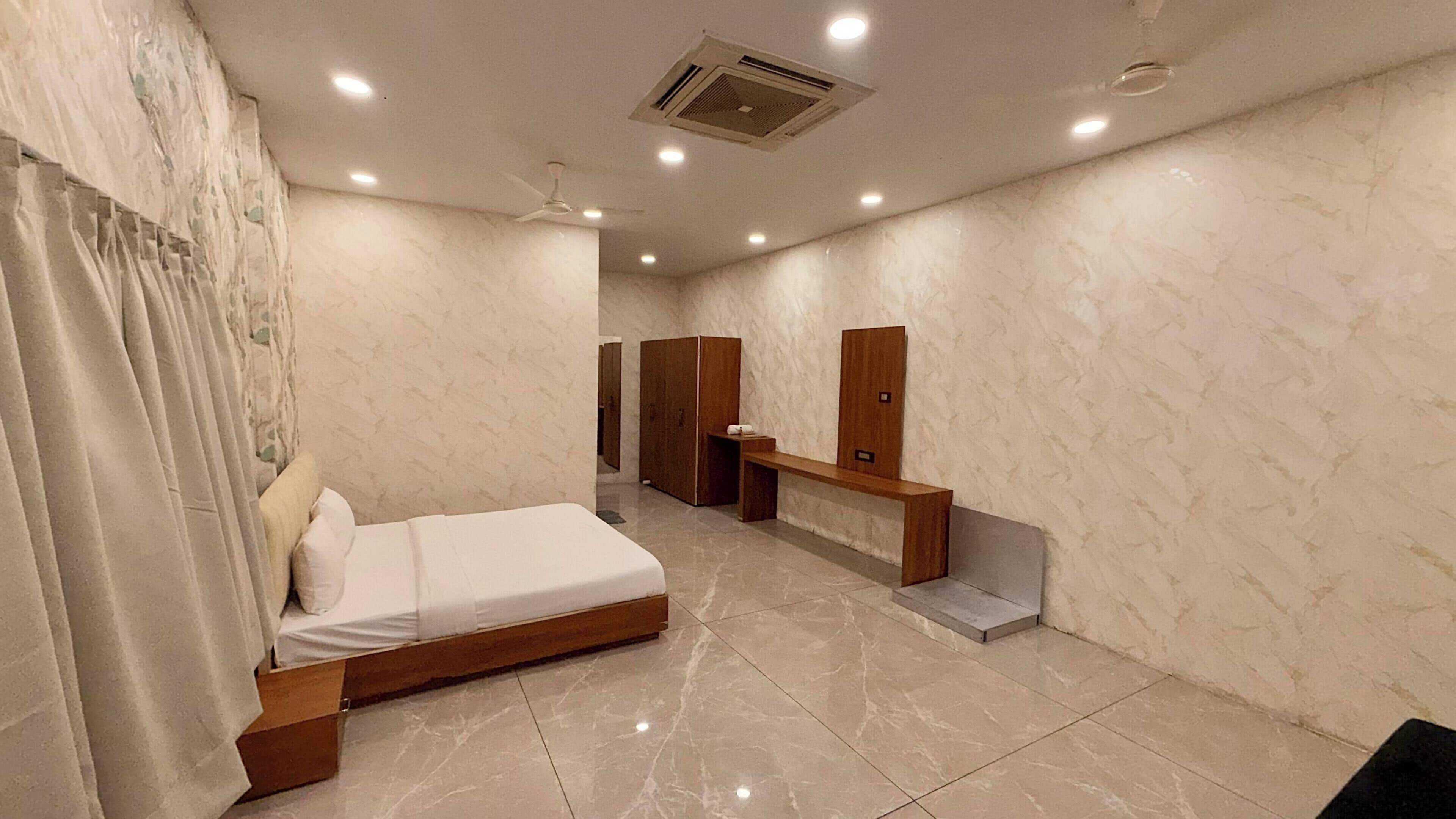  Suite Room