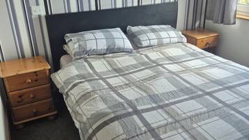 Basic Double Room | Iron/ironing board, free WiFi, bed sheets