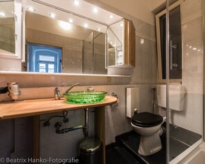 Bathroom - Ideal starting point to experience Heidelberg (and yourself). (Heidelberg)