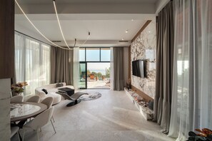 TV - Alicanto luxury villa K2 Polychrono (Polychrono)