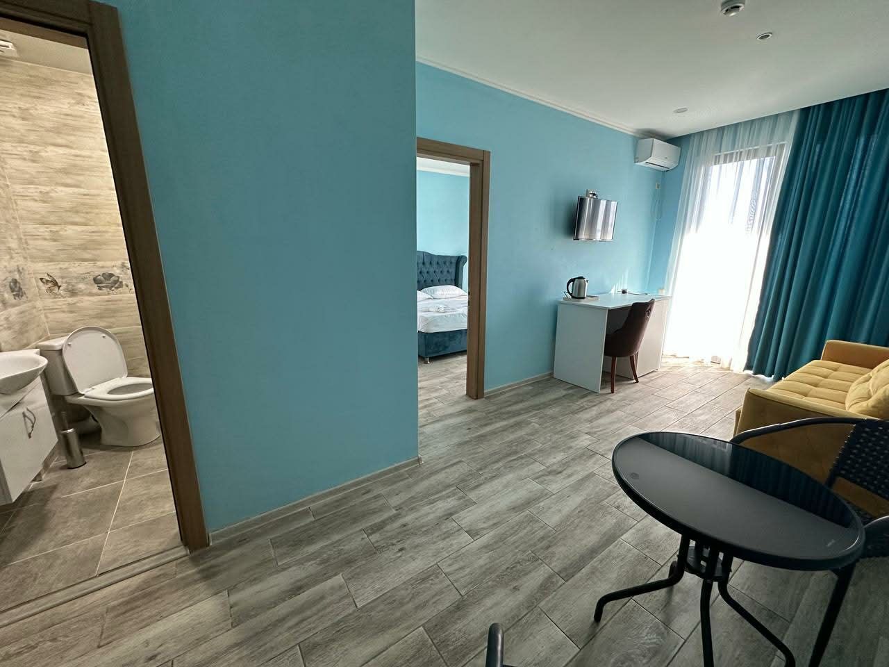 Suite Classique, balcon | Coin séjour