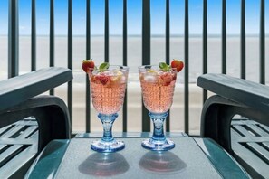 Food and drink - Emerald Cove II 7B- Oceanfront 3BR-Outdoor Pool (North Myrtle Beach)