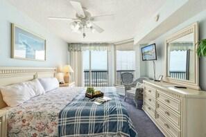 3 bedrooms, free WiFi - Emerald Cove II 7B- Oceanfront 3BR-Outdoor Pool (North Myrtle Beach)