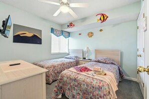 3 bedrooms, free WiFi - Emerald Cove II 7B- Oceanfront 3BR-Outdoor Pool (North Myrtle Beach)