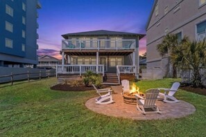 Terrace/patio - 1 Sandy Shore- Oceanfront 6BR House- Cherry Grove (North Myrtle Beach)