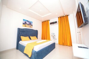 WiFi, bed sheets - Cozy 2-bedroom 2.5 bath condo in beautiful Lagos with Concierge service, Ikoyi (Lagos)