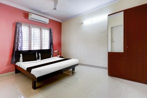 Room - Super Collection O Bhanugudi Junction (Kakinada)