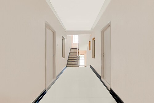 Deluxestay Inn Luxury Service Apartments