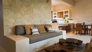 TV, offices - Elegant 3BR Penthouse – Rooftop Pool & Jungle View (Tulum)