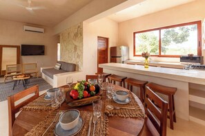 TV, offices - Ahal Luxe 3BR Penthouse – Rooftop & Plunge Pools (Tulum)