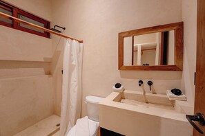 Shower, towels, shampoo - Stylish 1BR Retreat in Holistika with Private Pool (Tulum)