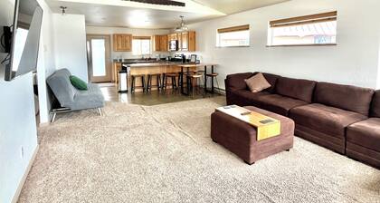 Downtown Ennis Madison River Tranquil Guest House
