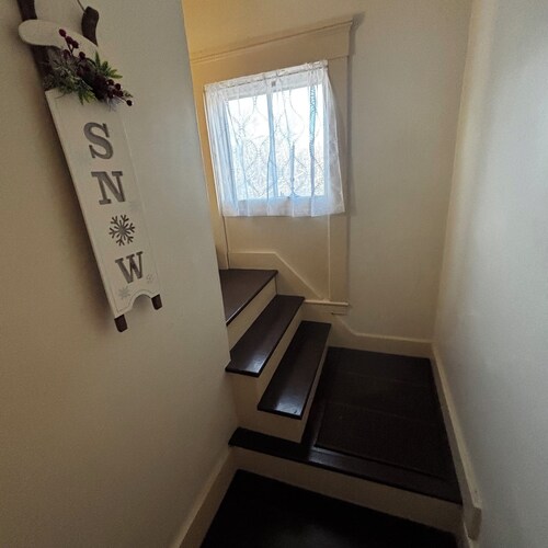 Lovely 1 bedroom w/ Master bath attached in Bristol RI